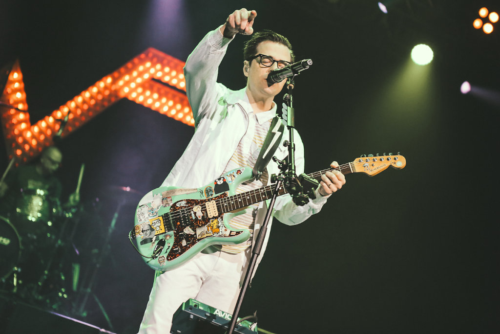 Weezer-BrixtonAcademy-London-050416-SaraAmroussiGilissen-1.jpg