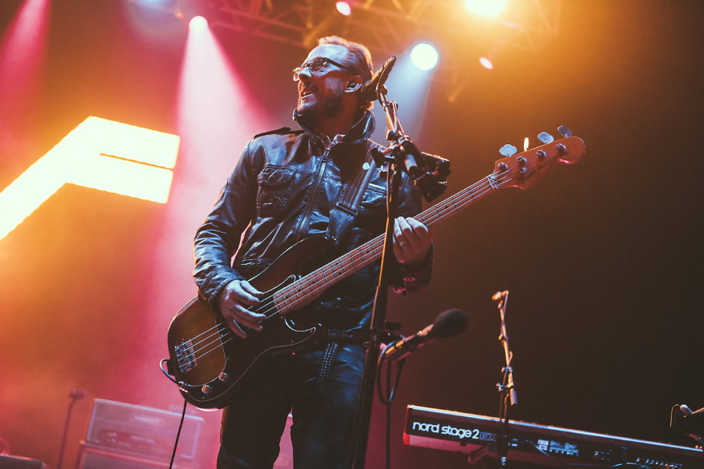 Weezer-BrixtonAcademy-London-050416-SaraAmroussiGilissen-7.jpg