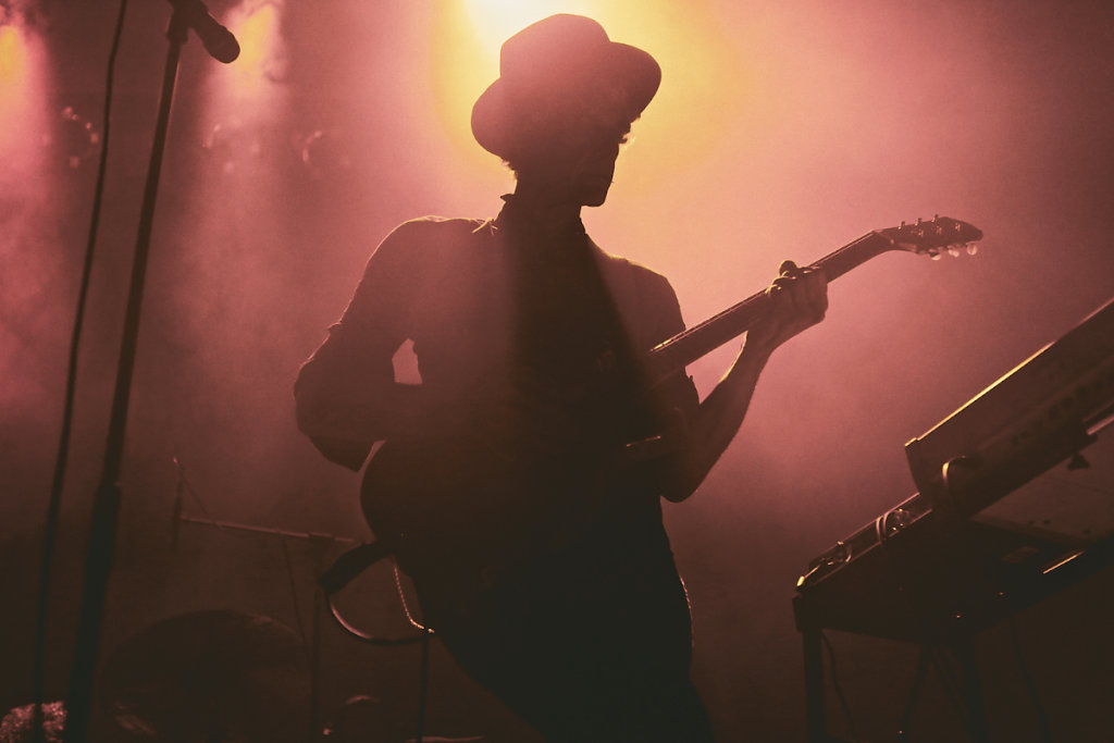 Blonde-Redhead-IslingtonAssemblyHall-London-290914-SaraAmroussiGilissen-1.jpg