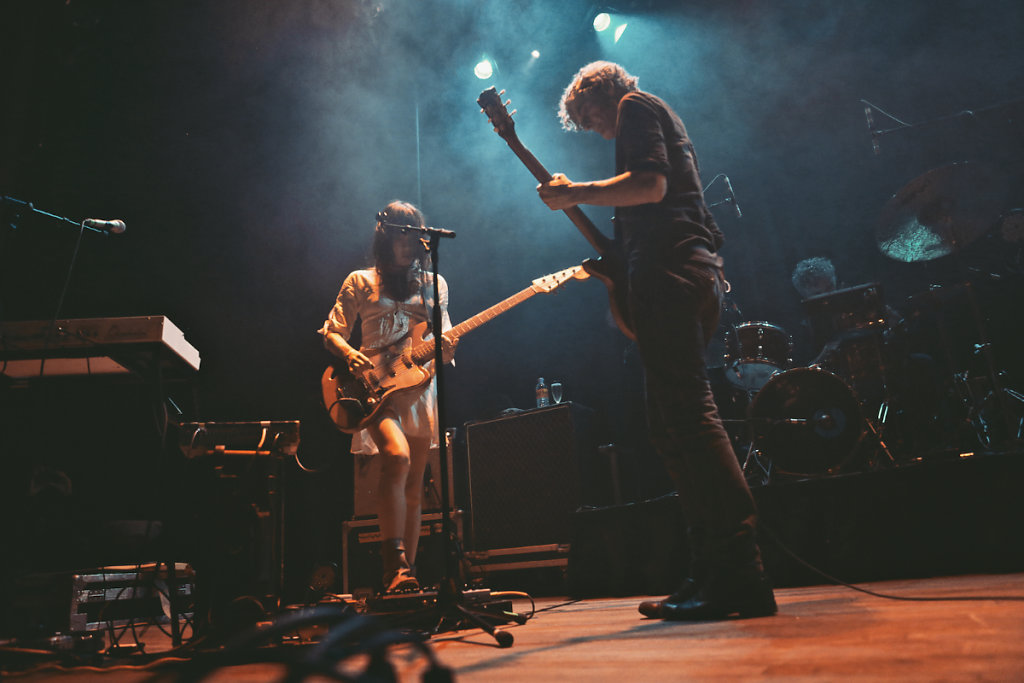 Blonde-Redhead-IslingtonAssemblyHall-London-290914-SaraAmroussiGilissen-7.jpg