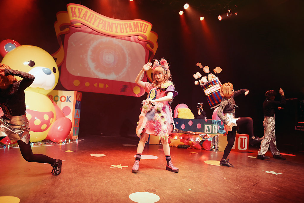 KyaryPamyuPamyu-ShepherdsBushEmpire-290414-SaraAmroussiGilissen-2.jpg